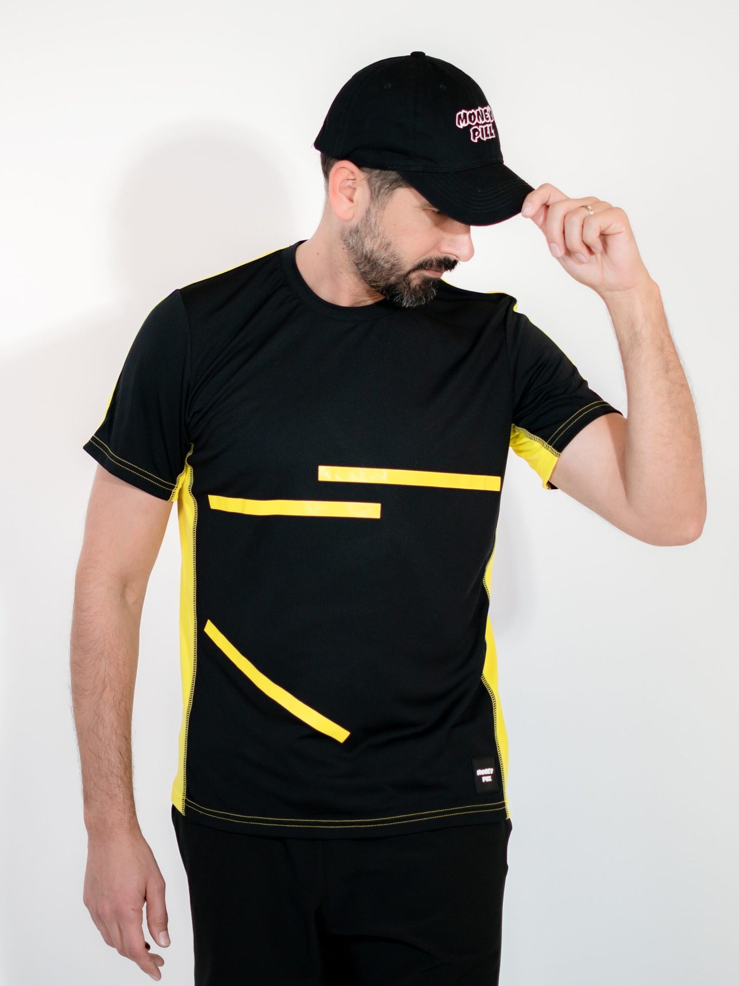 PLAYERA DRYFIT NEGRO CON AMARILLO