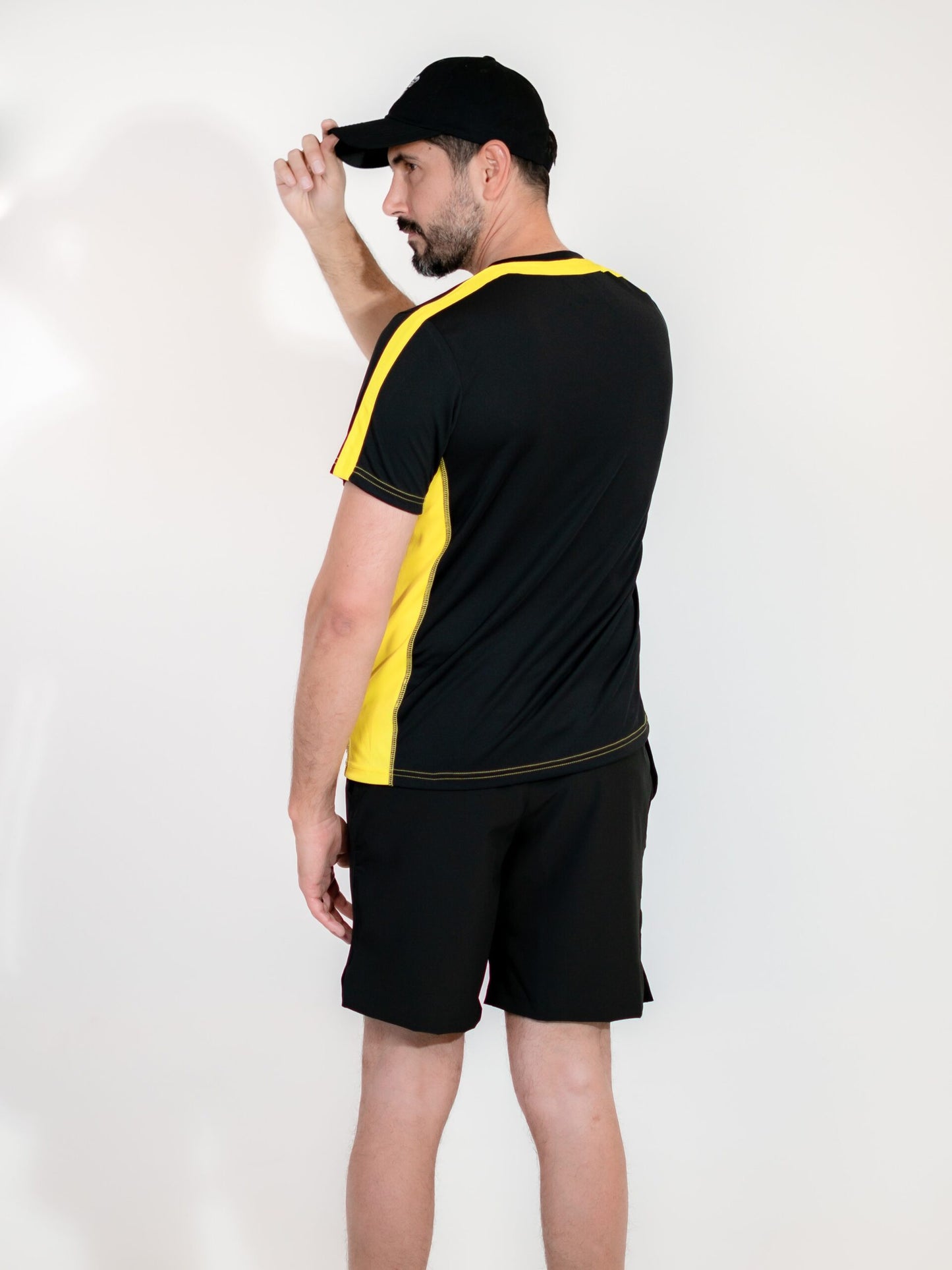 PLAYERA DRYFIT NEGRO CON AMARILLO